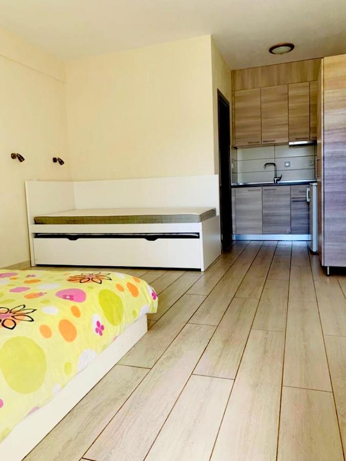 Freddy'S Place Неа-Врасна Екстер'єр фото